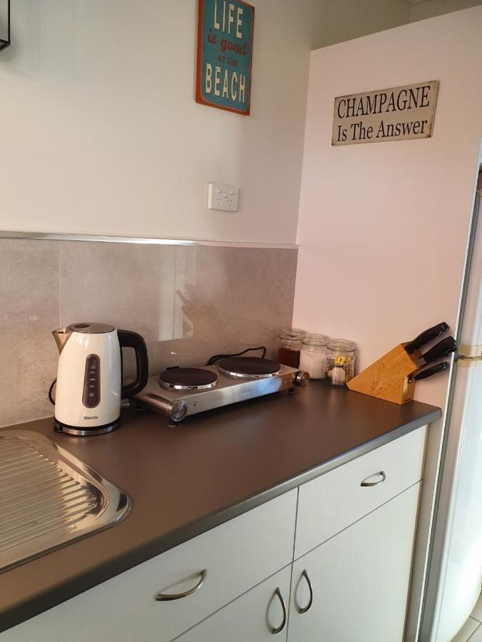 Abalone Guest Accommodation Lakes Entrance Bagian luar foto
