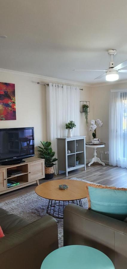 Abalone Guest Accommodation Lakes Entrance Bagian luar foto