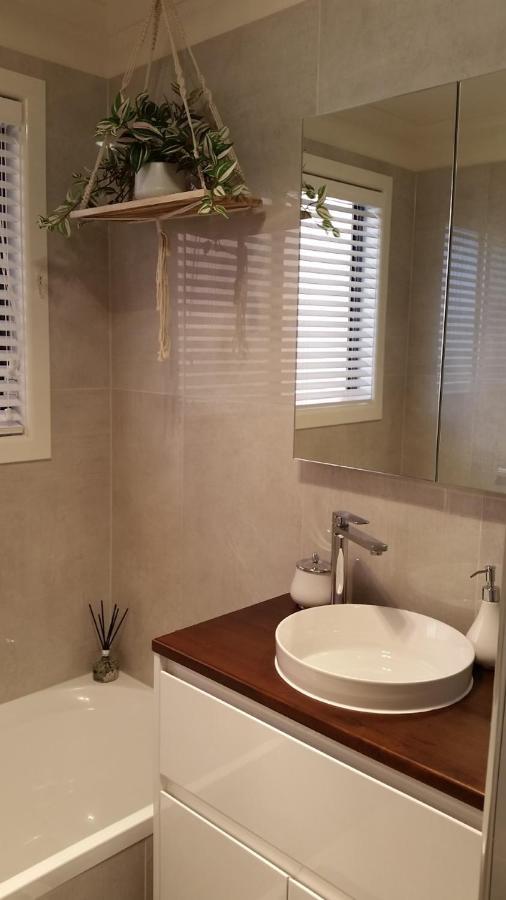 Abalone Guest Accommodation Lakes Entrance Bagian luar foto